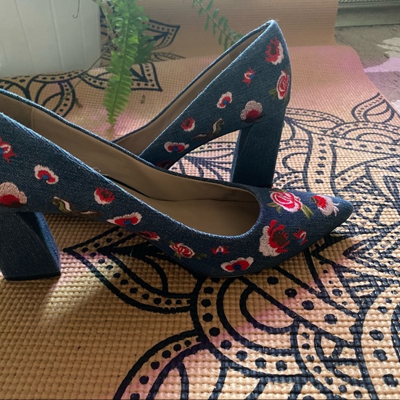 Unique Denim with floral embroidery Heels - Picture 2 of 4